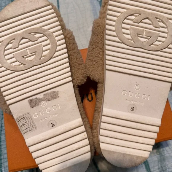Gucci Tan Shearling Slides - Picture 5 of 5